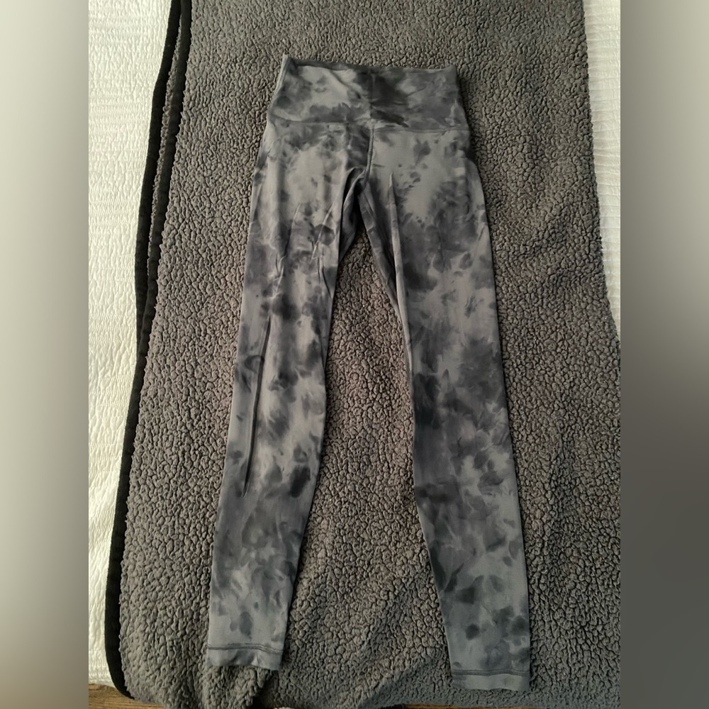 Super Cute Lululemon Align Leggings Worn Once - image 2